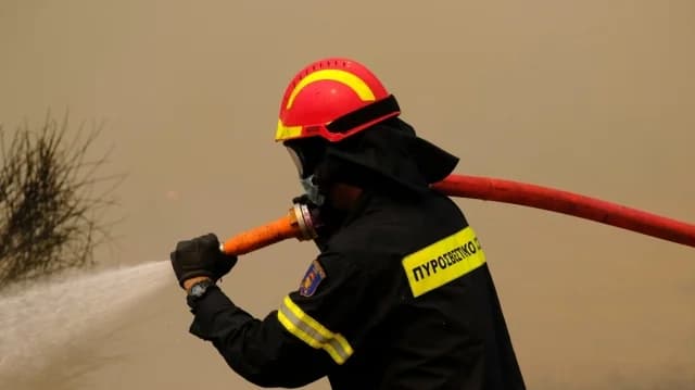 הסיכונים הבריאותיים 'הבלתי נראים' לכבאים: חום ועשן