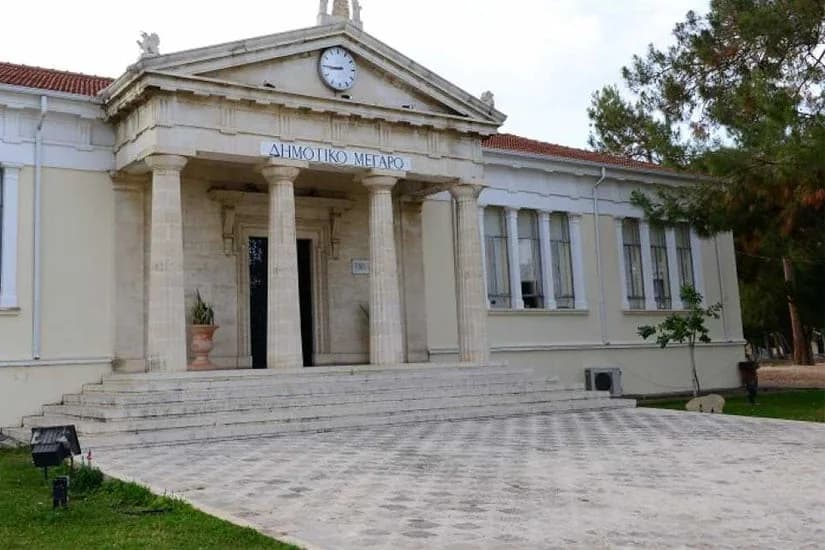 שירות הביקורת חוקר תלונות בעיריית פאפוס, דוחות כספיים ממתינים