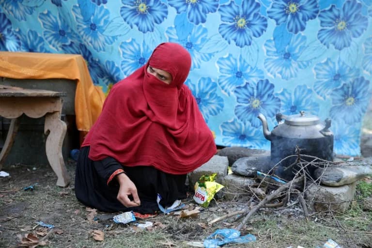 Afghanistan: Harte Behandlung von Frauen vor Taliban-Gerichten