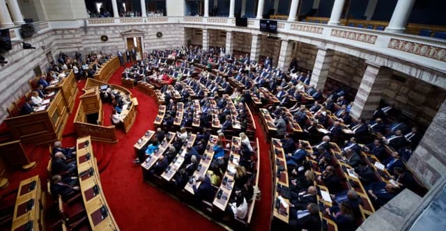 Griechisches Parlament debattiert über Griechenland-Chevron-Kohlenwasserstoffabkommen