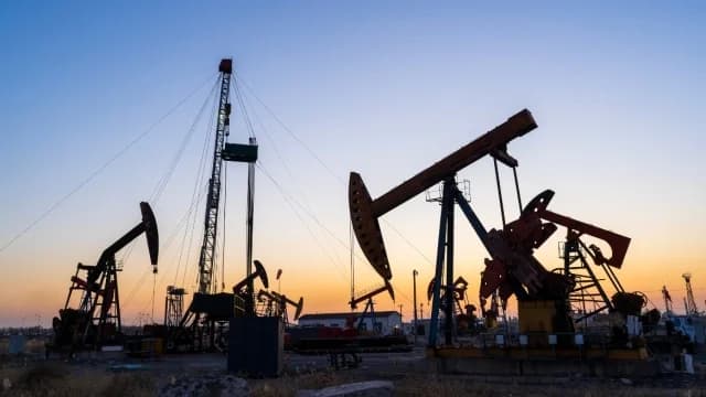IEA: Global Oil Supply to Drop by 8 Million Barrels Per Day
