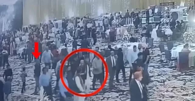 India: Ex Primer Ministro Sobrevive Intento de Asesinato