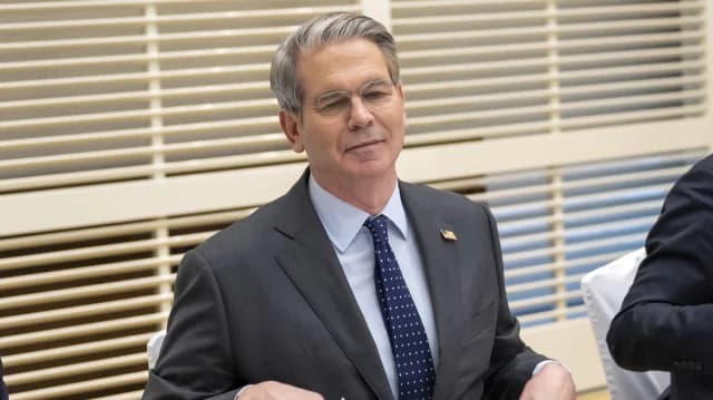 US to Protect Ships in Strait of Hormuz 'When Feasible'
