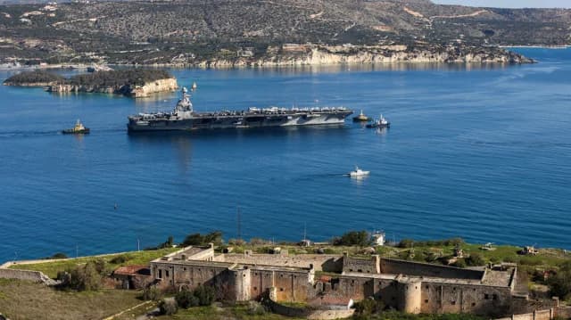 Σύλληψη Πολωνού για κατασκοπεία στη Σούδα