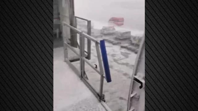 罗马机场遭遇严重冰雹：跑道被淹，建筑物漏水