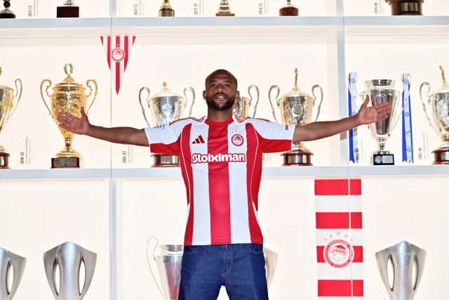 Olympiacos: Ayoub El Kaabi contract renewal announced