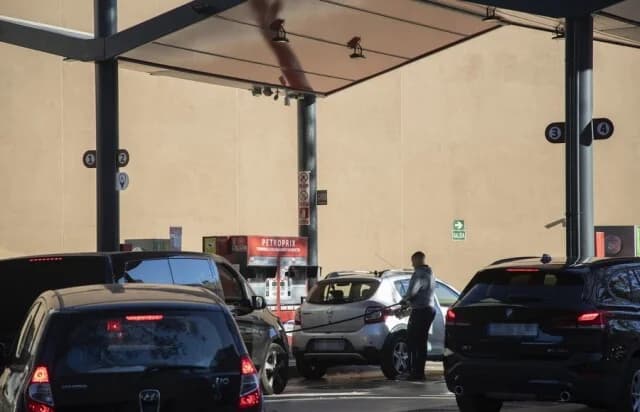 Ισπανία: Μέτρα για τον περιορισμό των τιμών σε ρεύμα και καύσιμα