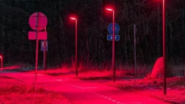 Δανία: Πόλη αντικαθιστά τα λευκά φώτα με κόκκινα για περιβαλλοντικούς λόγους