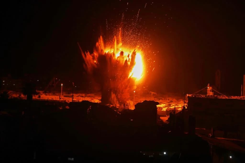 Oriente Medio: Explosiones en Irán, Dubái – Reclaman responsabilidad por derribo de avión estadounidense