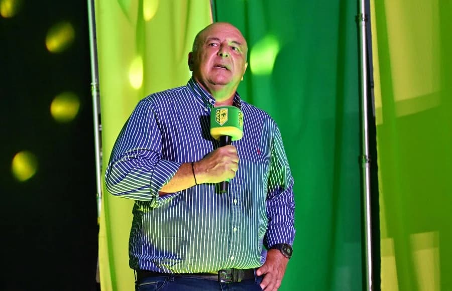 Pressure on Andros Karapatakis to Reconsider Resignation
