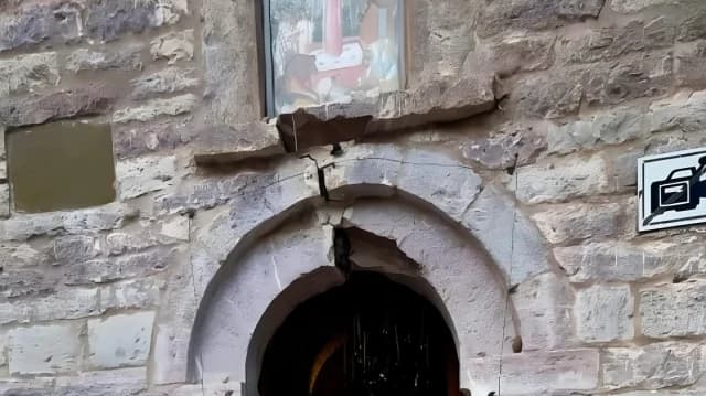 Ζημιές στη Μονή Παναγίας Σπηλιάς από τον σεισμό στην Ευρυτανία
