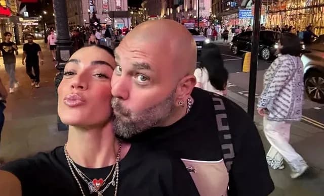 Ivi Adamou & Stavento: Familienausflug nach Berlin