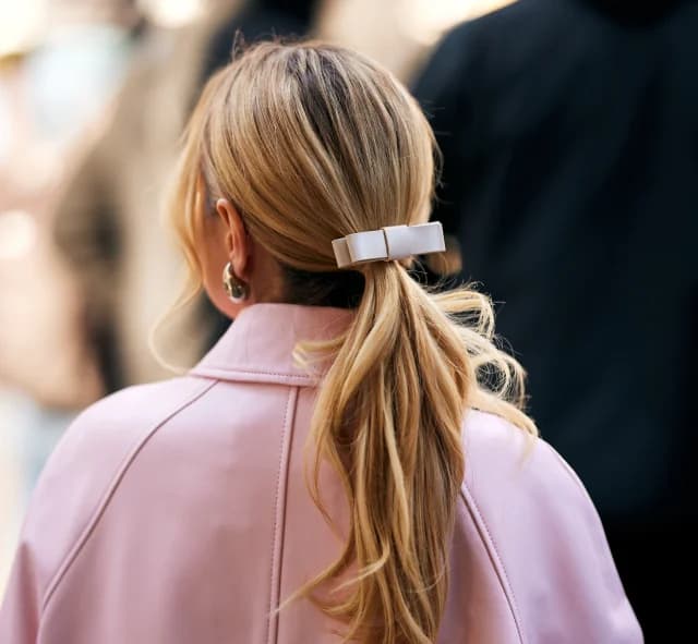Hair breakage: Causes and solutions