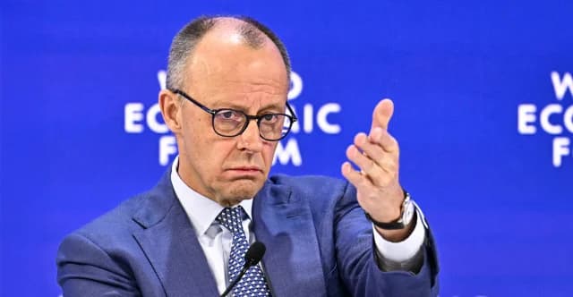 Μερτς: Κριτική στον Τραμπ για χαλάρωση κυρώσεων στη Ρωσία