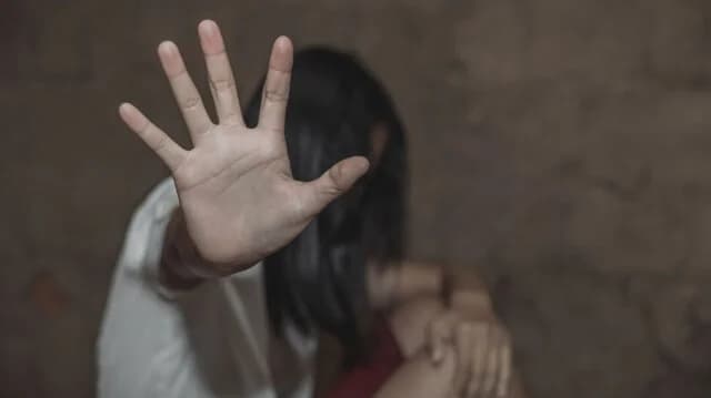 סלוניקי: גבר בן 35 נכלא בגין תקיפה מינית של אחייניתו בת ה-6