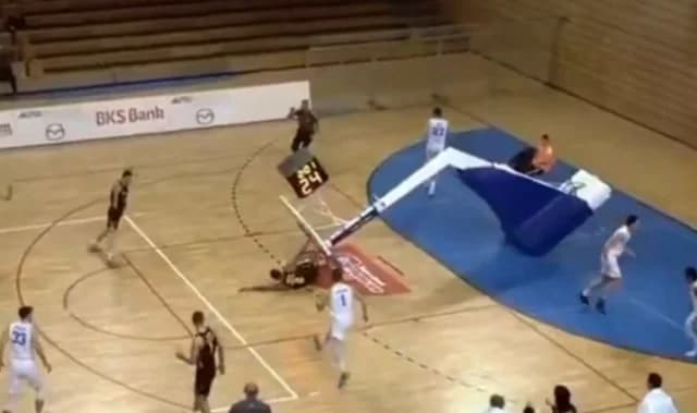 D.J. Wiggins: Backboard Collapses After Dunk in Croatia