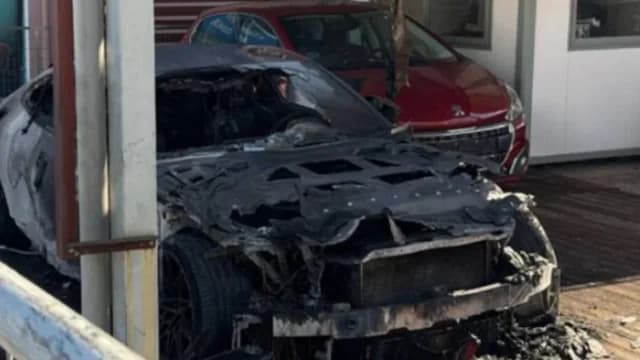 Patras: Arson at Car Dealership – Video Shows Perpetrator