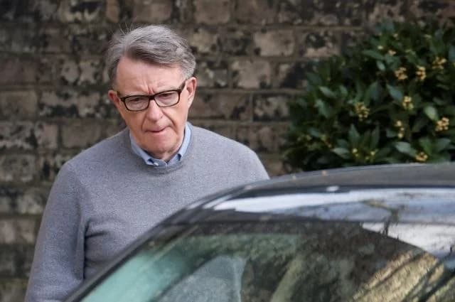 Jeffrey Epstein: Erstes Foto mit Andrew und Mandelson aufgetaucht