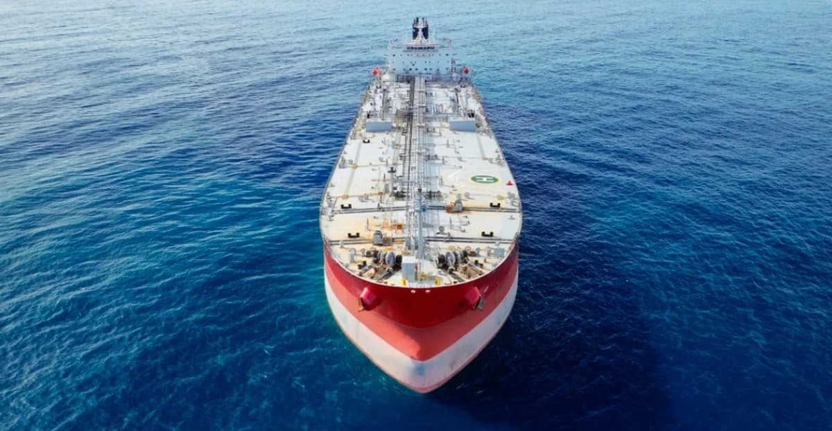 Griechisches Schiff im Schwarzen Meer von Rakete getroffen