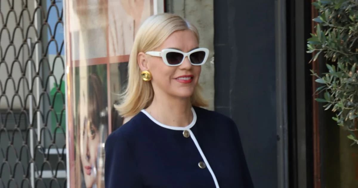 Sasa Stamati: Casual Chic Appearance in Athens