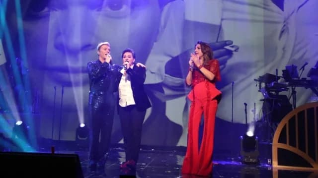 Hero, Paparizou & Zaharatos ehren Giorgos Marinos