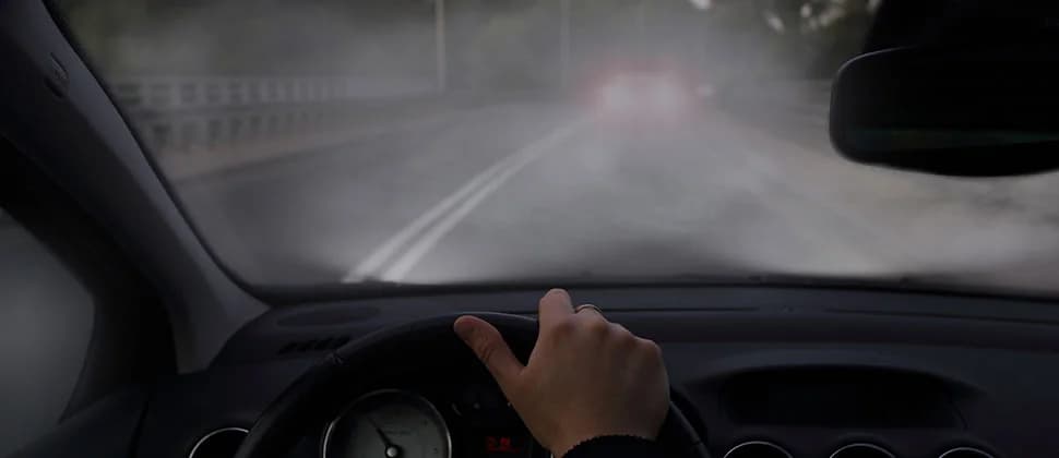 Precaución: Visibilidad Limitada Debido a la Niebla – Recomendaciones de la Policía