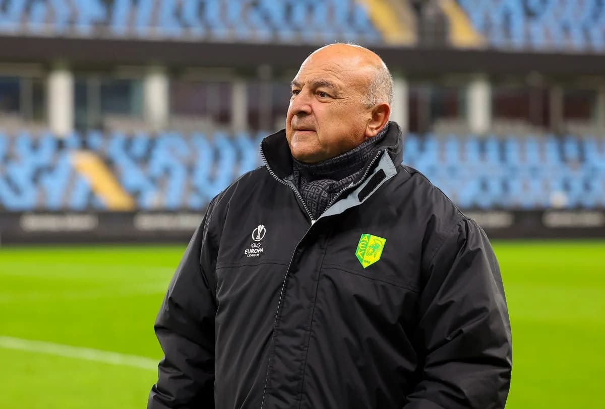 AEK Larnaca Veteranen: "Die AEK-Familie braucht dich, Andros Karapatakis"