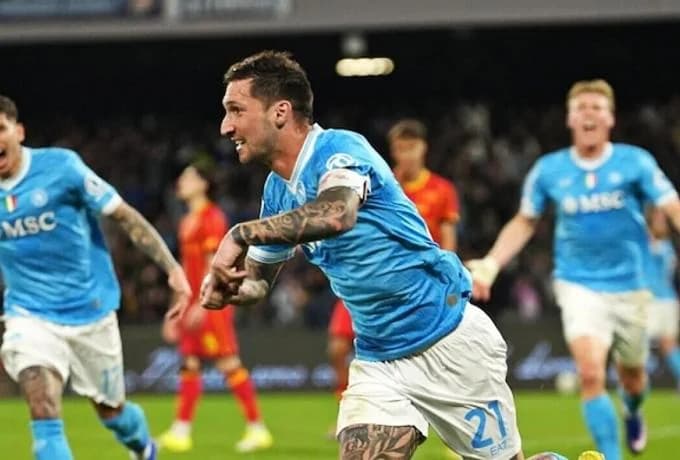 Champions League: Ανατροπή και νίκη για τη Νάπολι επί της Λέτσε