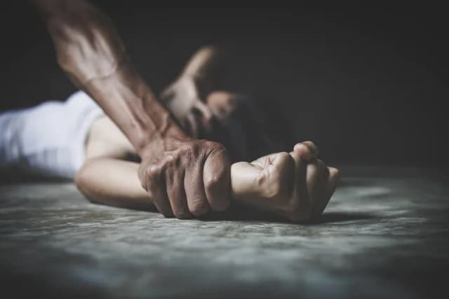 Chania: Minderjährige meldet Gruppenvergewaltigung durch fünf Personen