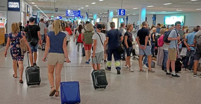 Πόλεμος στο Ιράν: Επιπτώσεις στον ελληνικό τουρισμό;