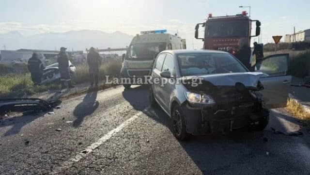 Τροχαίο στη Λαμία: Τρεις τραυματίες, απεγκλωβισμός από την Πυροσβεστική