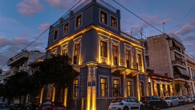Ακίνητα με θέα Ακρόπολη πωλούνται έναντι εκατομμυρίων