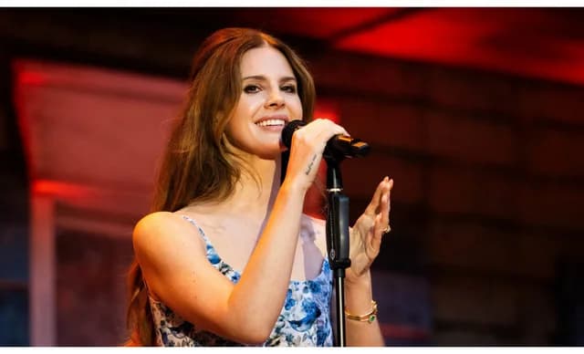 Lana Del Rey: Concert Interrupted to Kiss Her Husband
