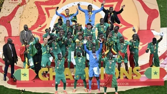Senegal pierde el título de la Copa Africana de Naciones, Marruecos recibe el trofeo