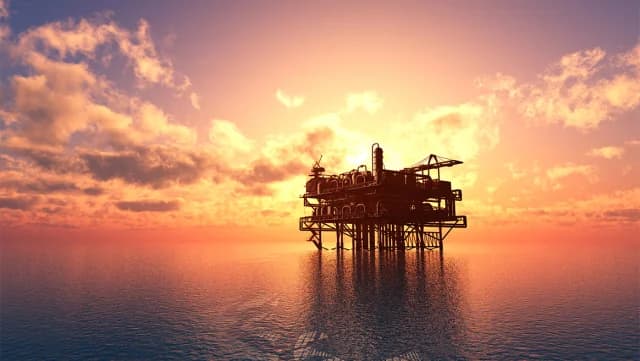 Цены на нефть растут на фоне напряженности в Ормузском проливе