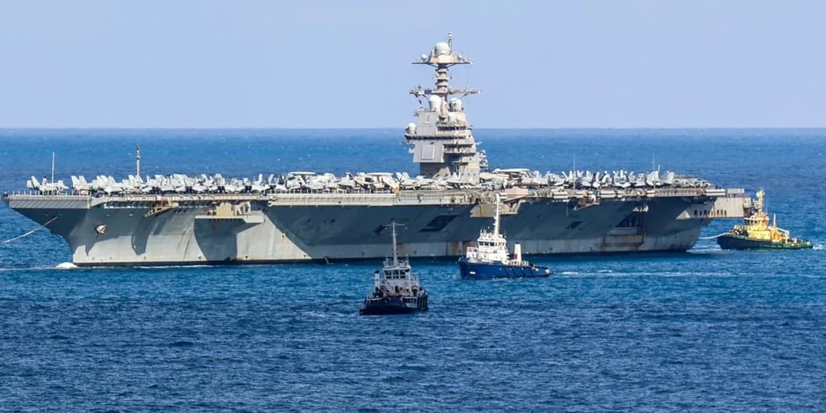 美国“杰拉尔德·R·福特”号航空母舰在火灾后前往苏达湾