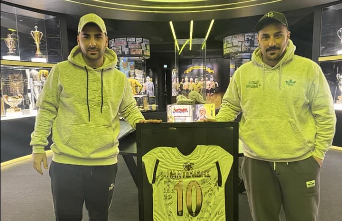 Pantelis Pantelidis' Trikot aus dem Pokal 2016 im AEK Museum