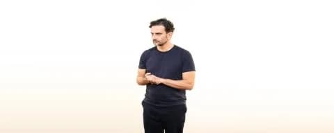 Nikos Psarras: Revelaciones sobre actuaciones y momentos incómodos