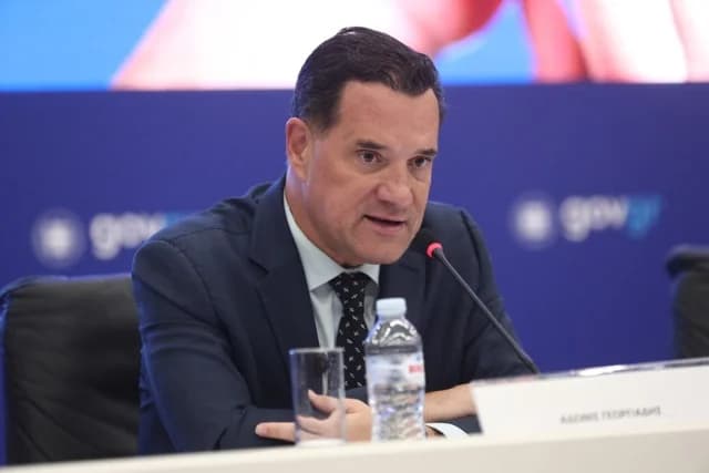 גאורגיאדיס מגיב לתלונה על תורים דרך אפליקציית MyHealth