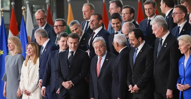 Politico: Лидеры ЕС неспособны действовать при наличии двух войн в регионе