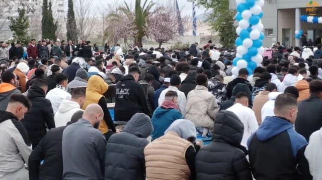 Μουσουλμάνοι της Αθήνας γιόρτασαν το τέλος του Ραμαζανιού