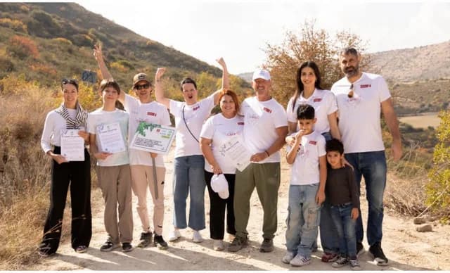 Exinity & Andrey & Julia Dashin’s Foundation: Υποστήριξη για το ECOmbare