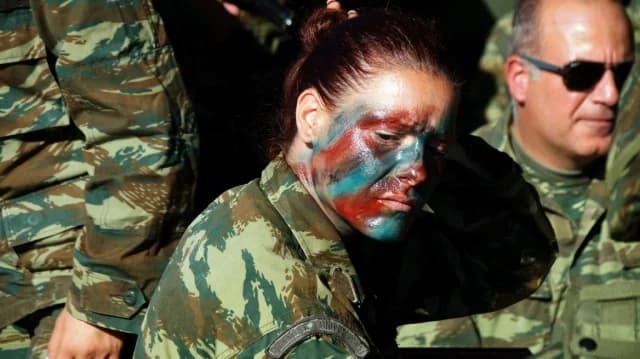 Добровольная военная служба для женщин: Реакции и мнения