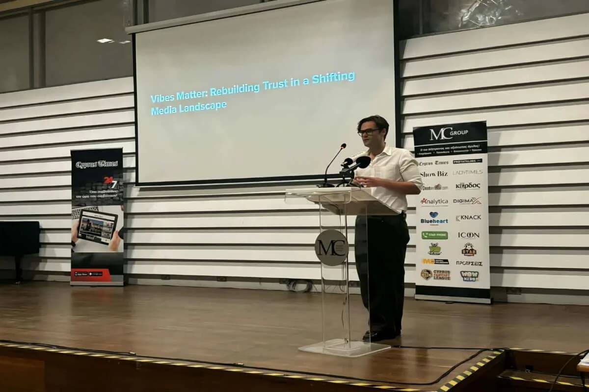 Ben Reininga en Chipre para un evento de MC Media