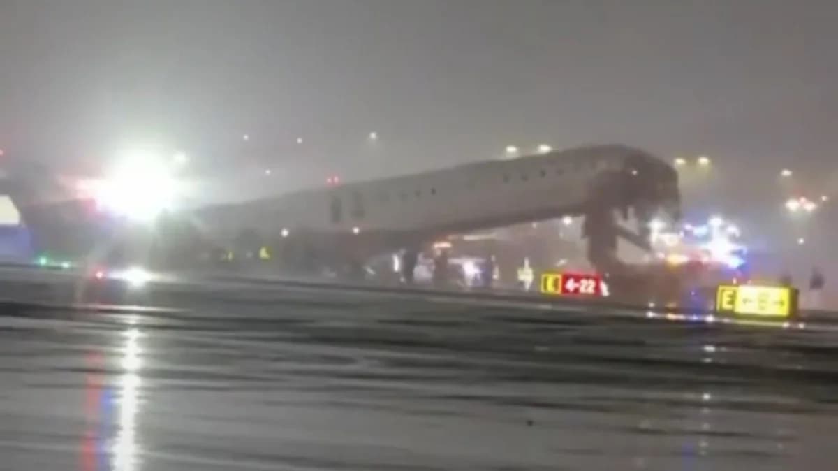 Vídeo Impactante: Avión de Air Canada Express Choca con Camión de Bomberos en LaGuardia