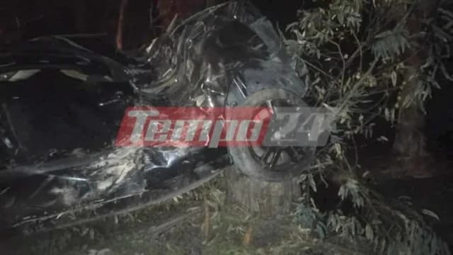 Schwerer Autounfall in Patras: Auto prallt gegen Bäume, Fahrer im Krankenhaus