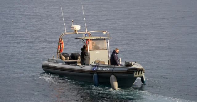 Tragödie in Vouliagmeni: Leiche eines Tauchers im "Teufelsloch" gefunden