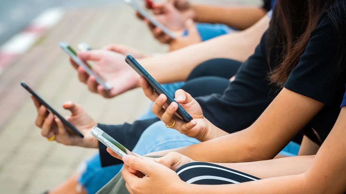 EE.UU.: Meta y YouTube culpables de adicción en adolescentes - Multa de $3 millones