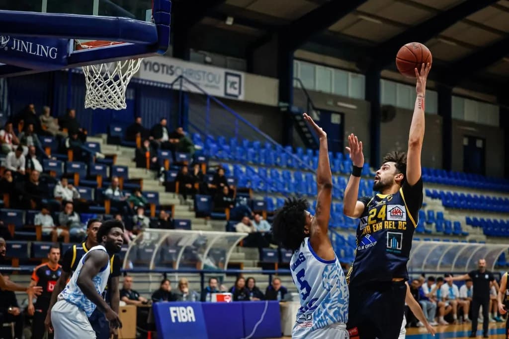 AEL derrota a Apollon en el derbi de baloncesto de Limassol