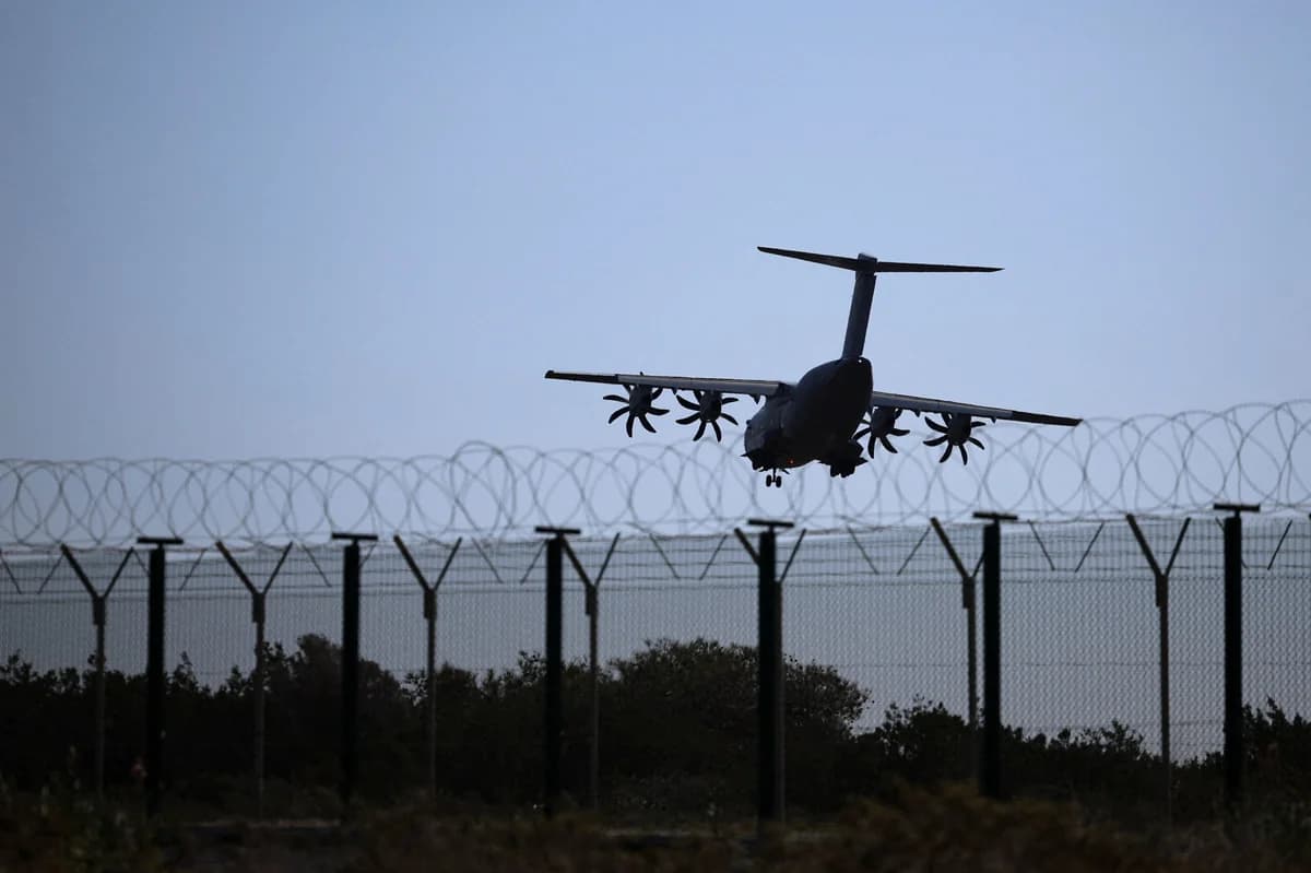 Ακρωτήρι: Αντιδράσεις για την Εγκατάσταση 32 Κεραιών από τους Βρετανούς